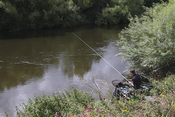 how to connect line to fishing whip